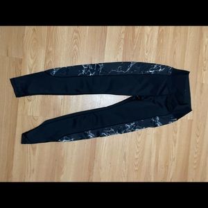 BuffBunny marble leggings